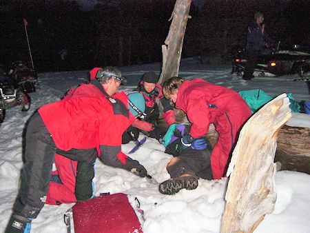 Night rescue exercise - examining the victim Night rescue exercise - examining the victim