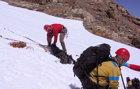 Meanwhile the belay system is set up - JW Photo Meanwhile the belay system is set up - JW Photo