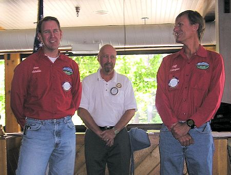 Dave Michalski says a few words about Jeff to Rotary