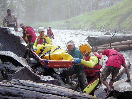 Ops 06_587 - Recovering victim from river below Rainbow Falls Ops 06_587 - Recovering victim from river below Rainbow Falls