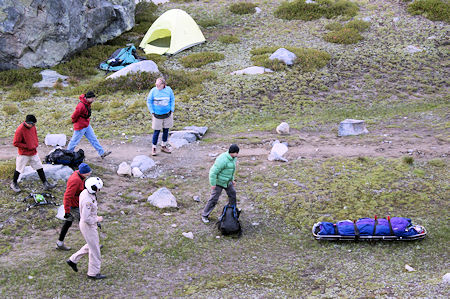 SAR leader takes pilot to meet the injured party SAR leader takes pilot to meet the injured party