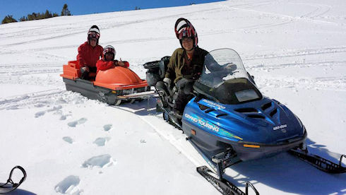 Snowmobile training with litter Snowmobile training with litter