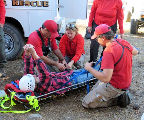 Tuolumne County SAR Team and Members of Mono SAR  Caara Hunter and Natali Endo