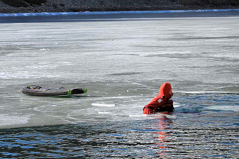 Lake Ice Rescue Training at Lundy Lake